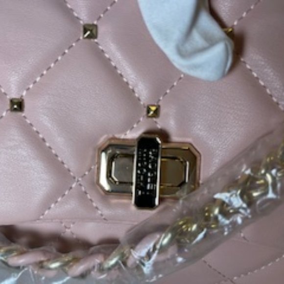 BADGLEY MISCHKA NWT QUILTED GOLD STUDDED CROSSBODY - Picture 3 of 10